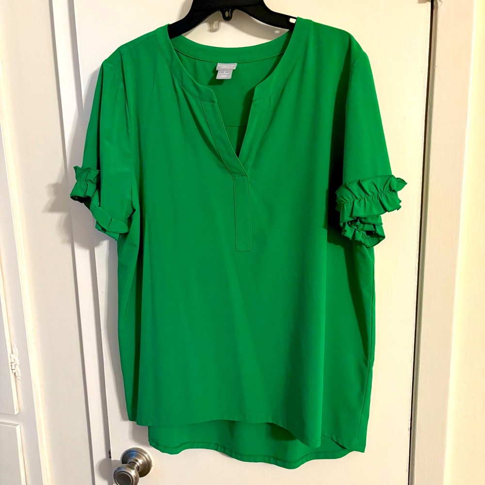 Chico’s Zenergy shirt in size 3 (XL)